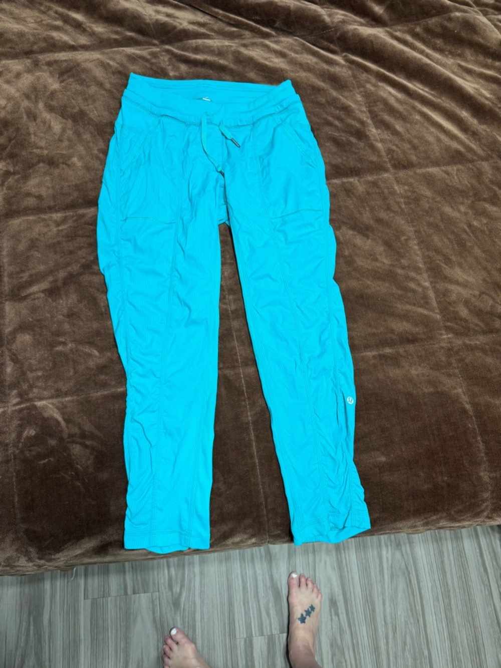 Woman’s size 6 lululemon Teal Blue Drawstring Dance Studio pants